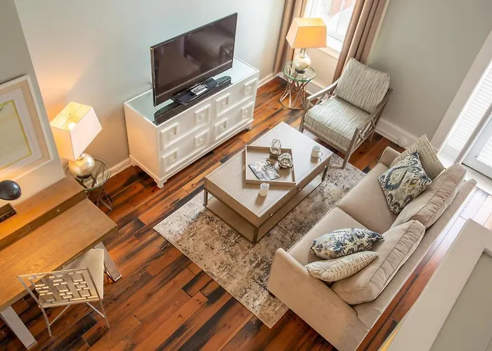 Savannah's Top Riverfront Hotels