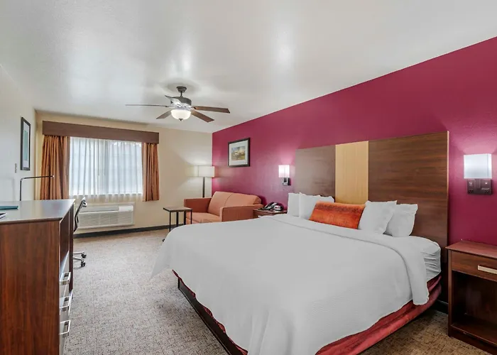 Top Hotels Near Atlanta Airport with Shuttle